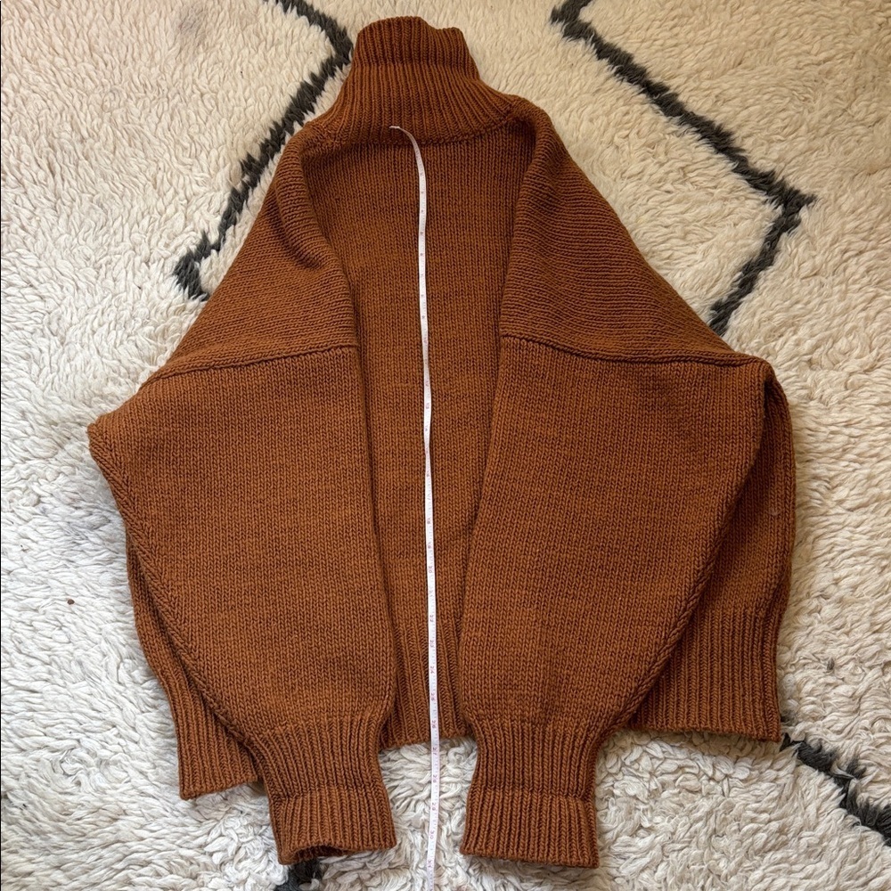 Babaa Turtleneck Sweater - Picture 14 of 17
